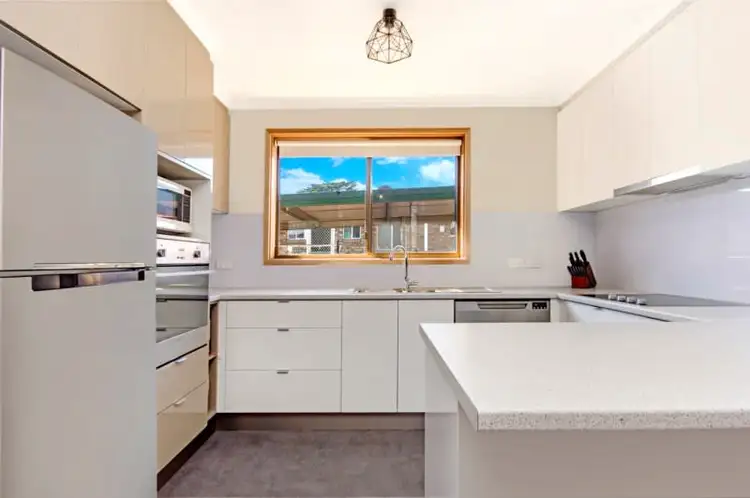 2/18 Drysdale Court, Newnham TAS 7248
