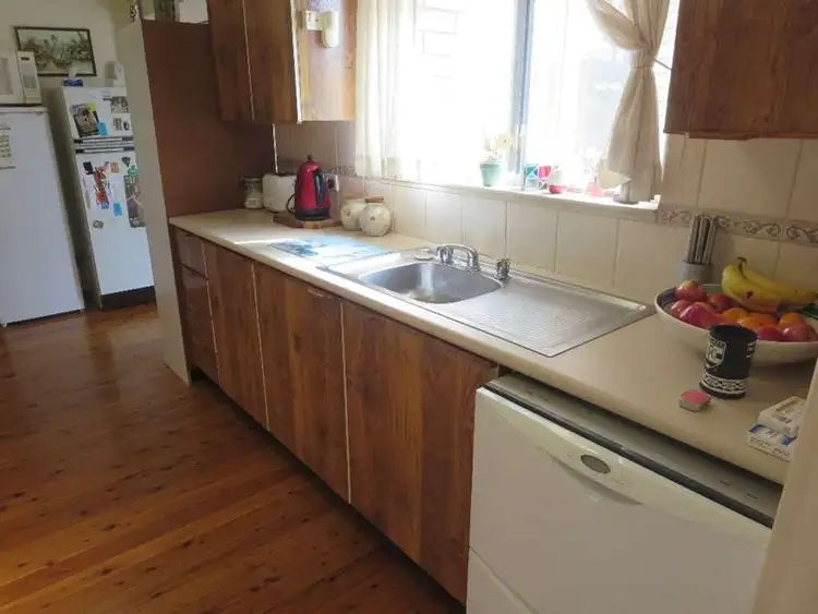 Fifth view of Homely house listing, 204 Gulpha Street, North Albury NSW 2640