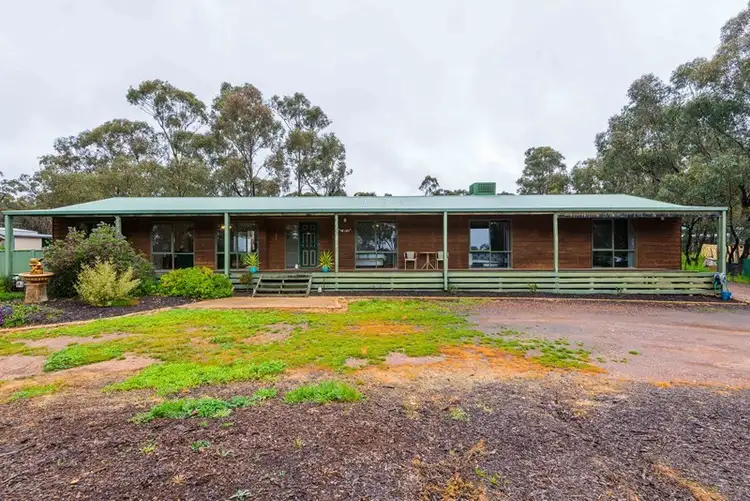 37 Hermitage Road, Maiden Gully VIC 3551
