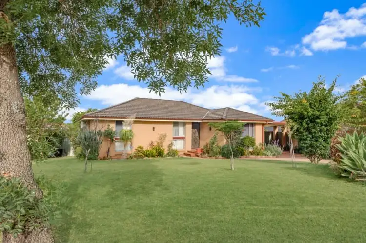 4 Salamaua Place, Glenfield NSW 2167