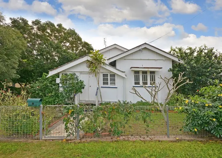 6 Edwin Street, Urangan QLD 4655