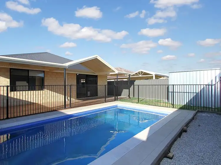 1 Silkie Link, Southern River WA 6110