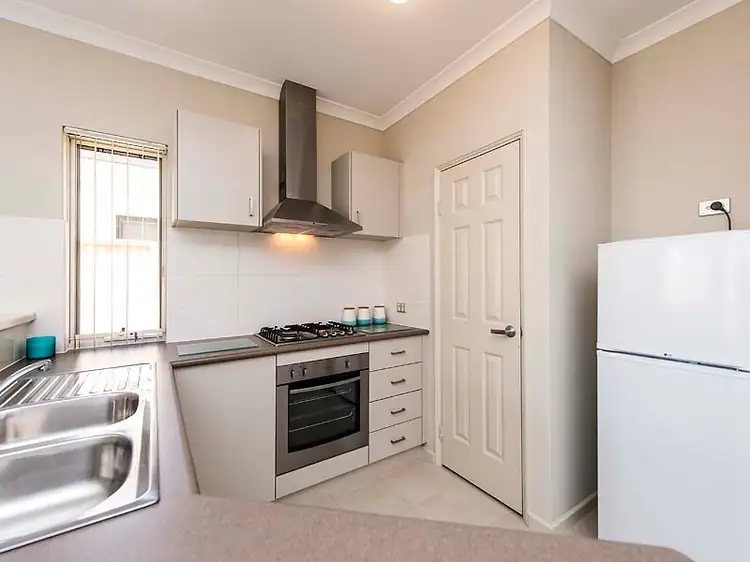 Fifth view of Homely house listing, 8/30 Whitemoss Turn, Waikiki WA 6169