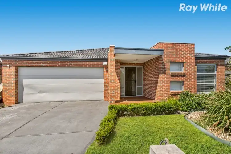 33 Belvedere Drive, Pakenham VIC 3810
