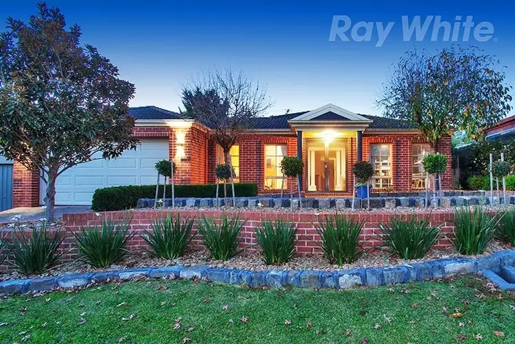 9 AMBLESIDE Close, Mooroolbark VIC 3138