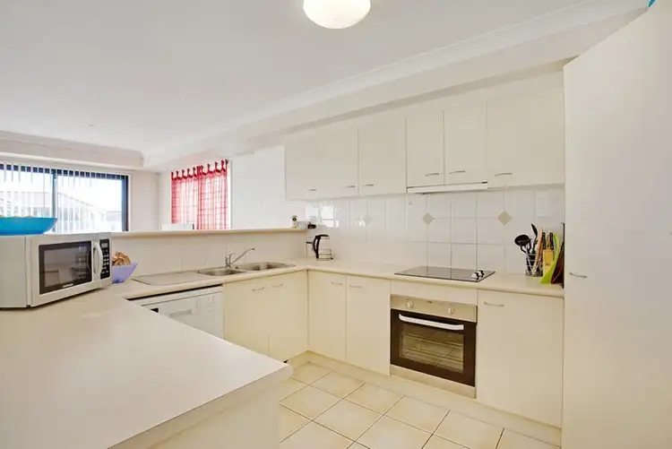 Fifth view of Homely house listing, 2/86 Kincaid Drive, Highland Park QLD 4211