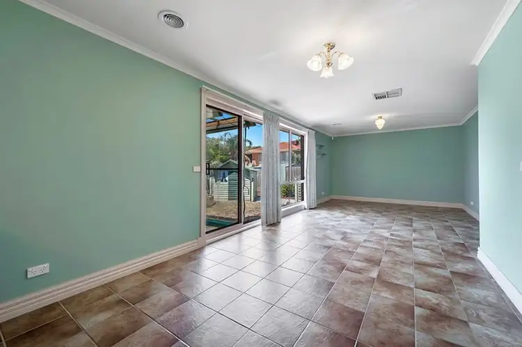 Fourth view of Homely house listing, 5 Taunton Place, Craigieburn VIC 3064
