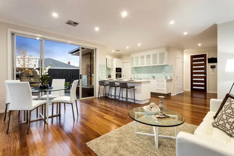2/15 Berkeley Street, Huntingdale VIC 3166
