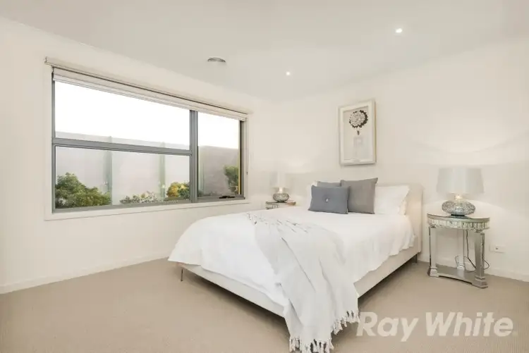 Seventh view of Homely house listing, 32 Richmond Circuit, Mulgrave VIC 3170