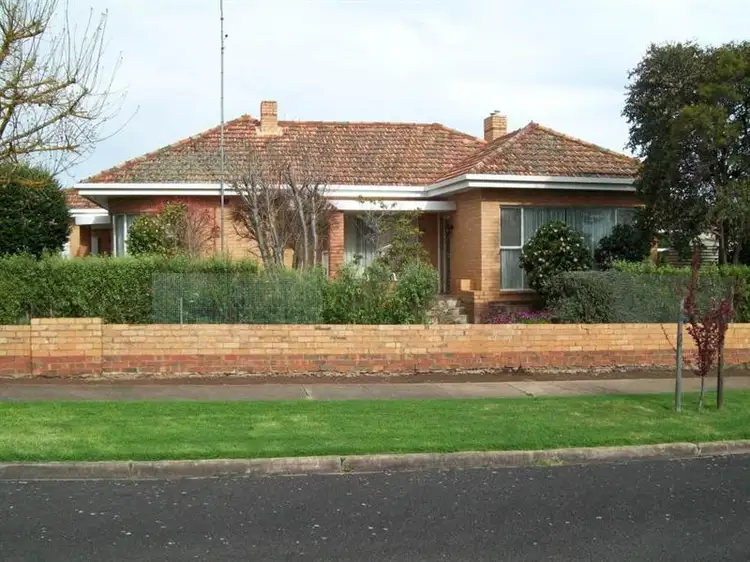 19 Milton Street, Hamilton VIC 3300