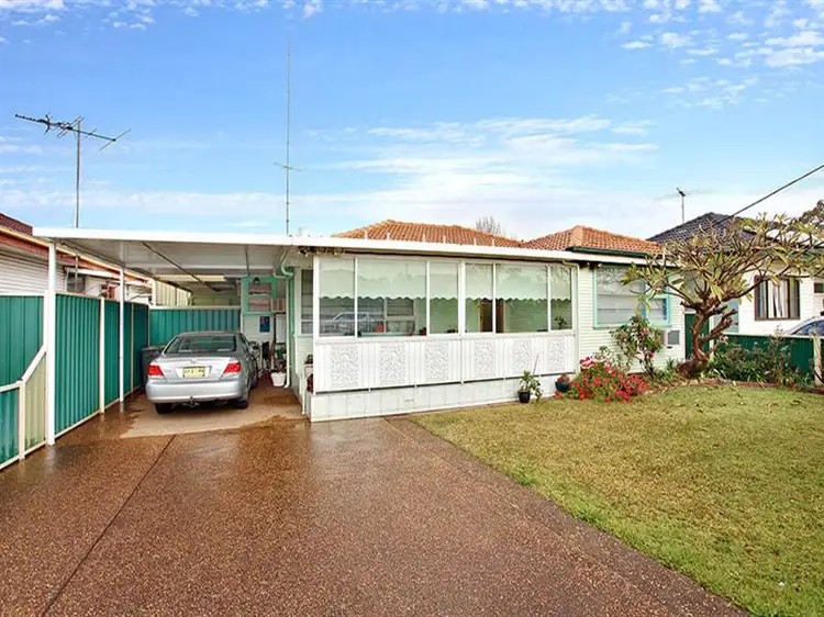 26 Kalora Avenue, Fairfield NSW 2165