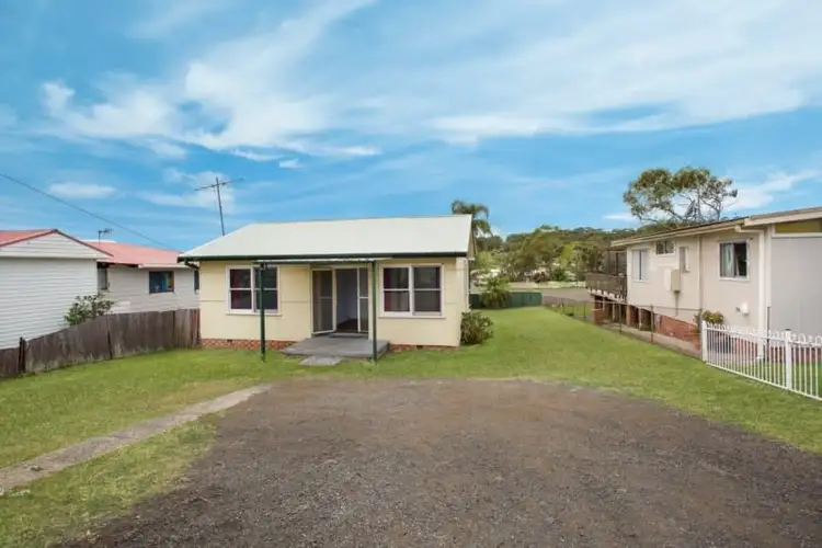 552 The Entrance Road, Bateau Bay NSW 2261