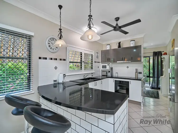 5 Beck Close, Bentley Park QLD 4869