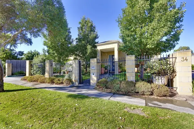 1/34 Alameda Avenue, Mornington VIC 3931