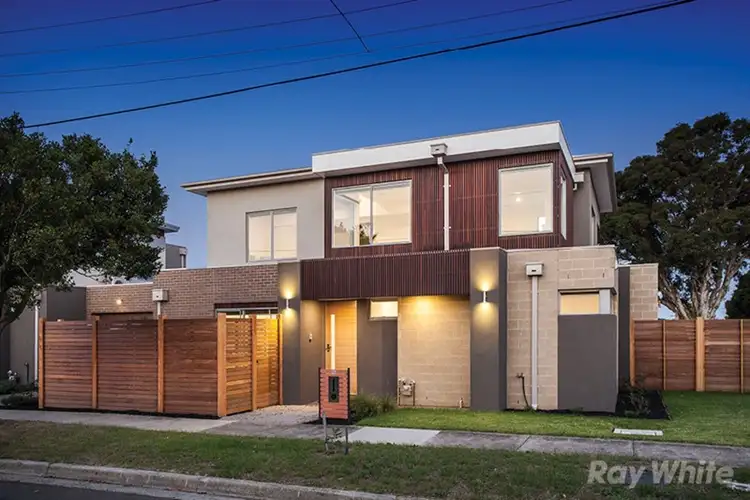 Second view of Homely townhouse listing, 2/1 Munro Avenue, Mount Waverley VIC 3149