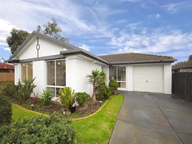 11 Orama Avenue, Carrum Downs VIC 3201