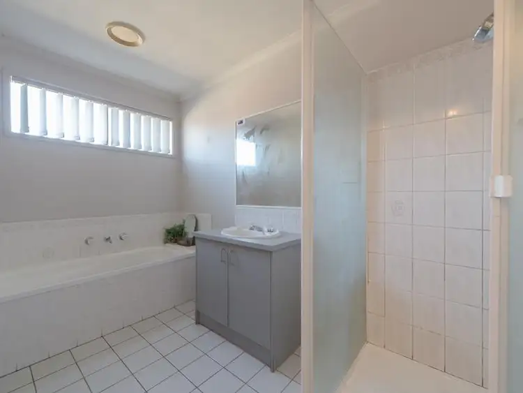 Sixth view of Homely house listing, 9 DRYSDALE Court, Hampton Park VIC 3976