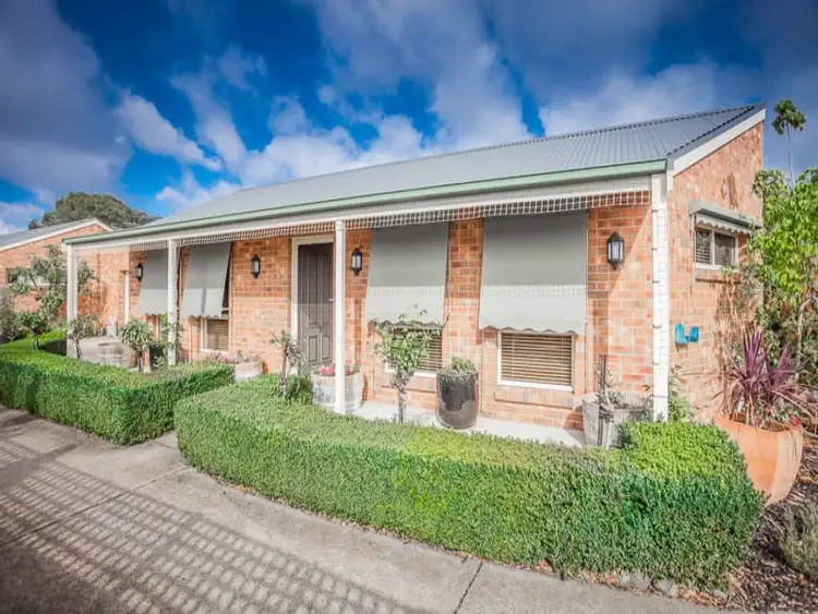 Main view of Homely house listing, 2/71 Barry Street, Romsey VIC 3434