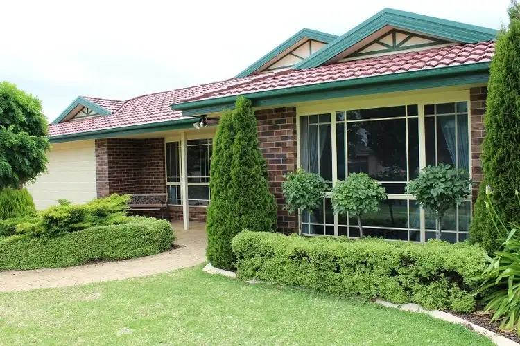 Second view of Homely house listing, 10 Kent Manor, Hamilton VIC 3300