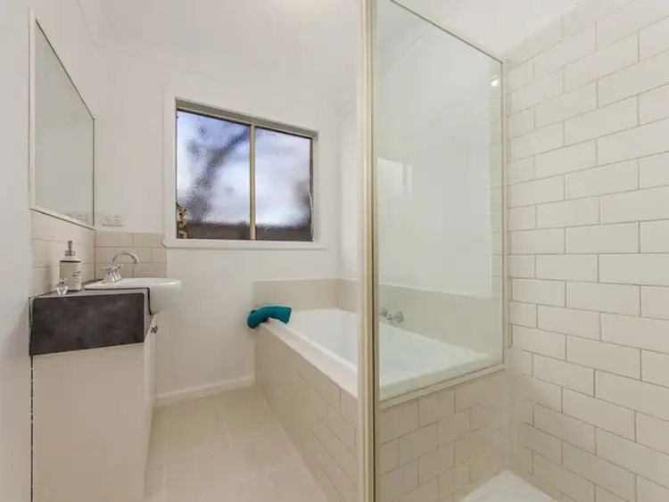 Fifth view of Homely house listing, 2/10 Cornhill Street, St Albans VIC 3021
