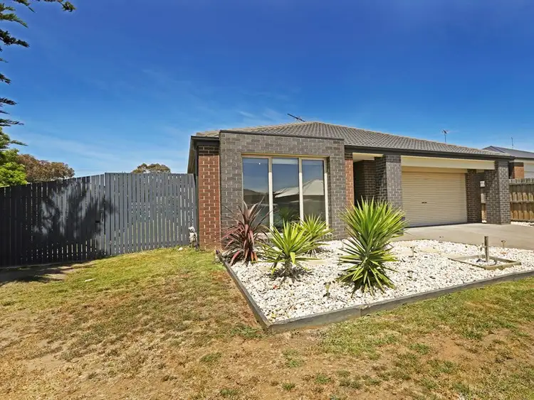 7 Ellen Close, Grovedale VIC 3216