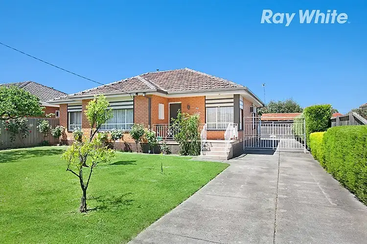 18 Botha Avenue, Reservoir VIC 3073