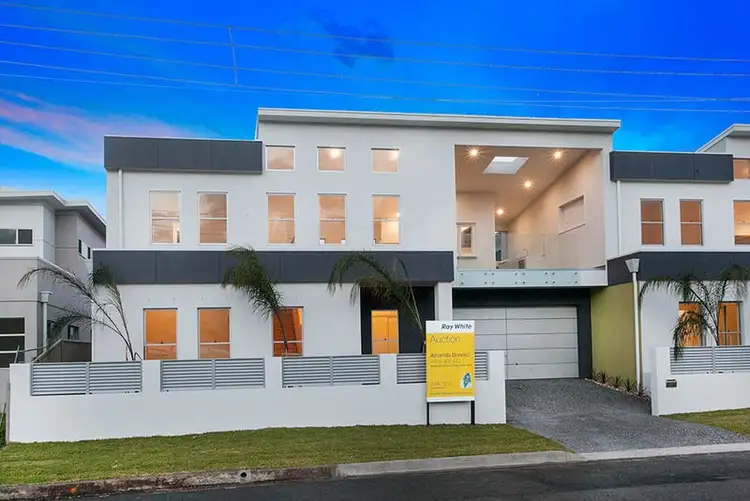 2A Pur Pur Avenue, Lake Illawarra NSW 2528