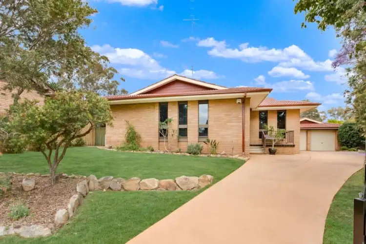 4 Wegg Place, Ambarvale NSW 2560