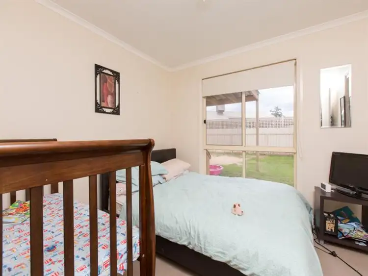 Fifth view of Homely house listing, 4 Lisa Court, Mildura VIC 3500