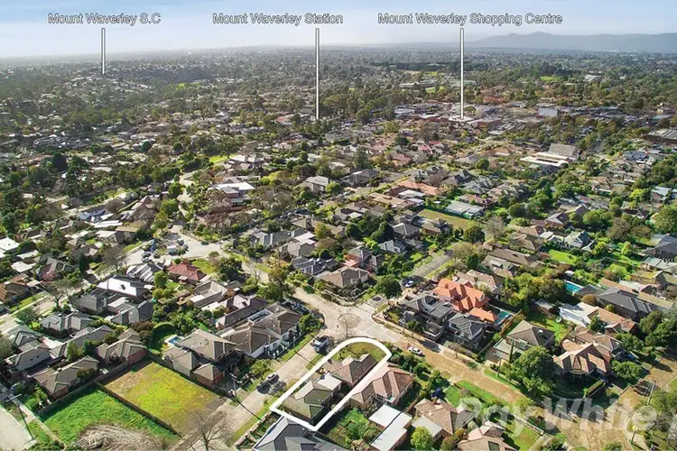 Second view of Homely unit listing, 1and2/9 Woodstock Road, Mount Waverley VIC 3149