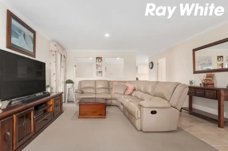 Fifth view of Homely house listing, 5 Heather Court, Koo Wee Rup VIC 3981