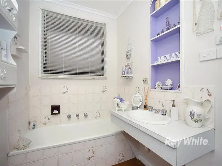 Seventh view of Homely house listing, 8 Sutherland Court, Endeavour Hills VIC 3802