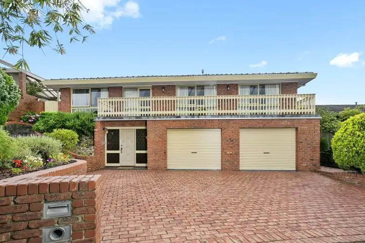 8 Lansell Drive, Highton VIC 3216