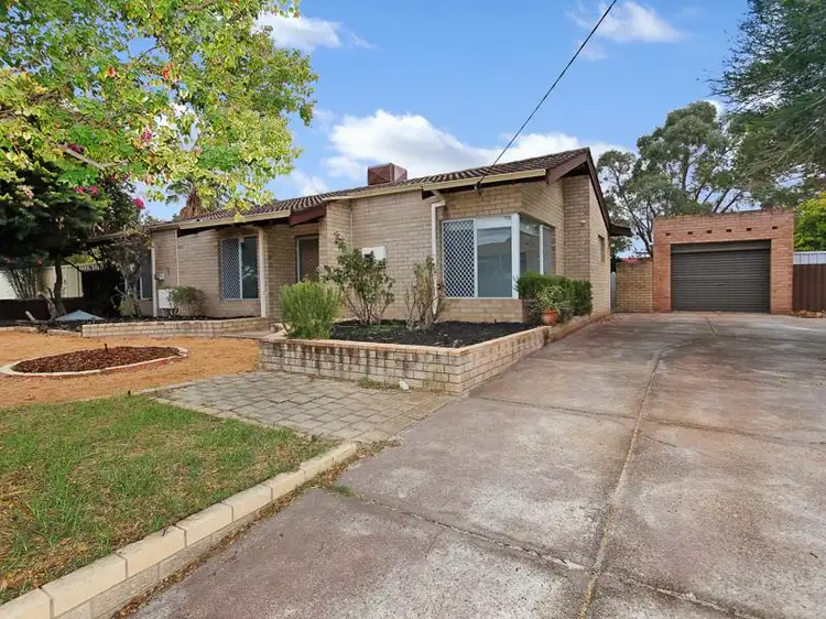 18 Yew Place, Parkwood WA 6147