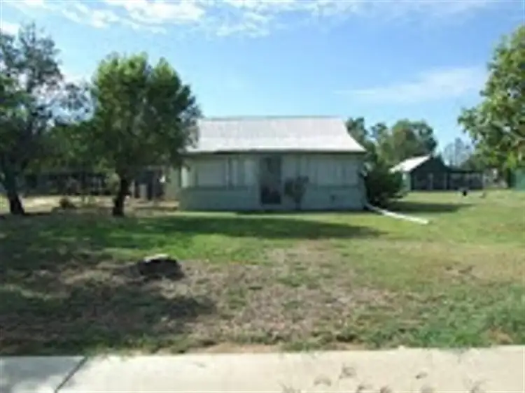 25 Hawthorn Street, Blackall QLD 4472