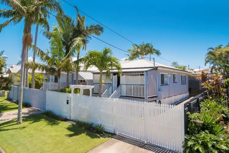 30 Bailey Street, Woody Point QLD 4019