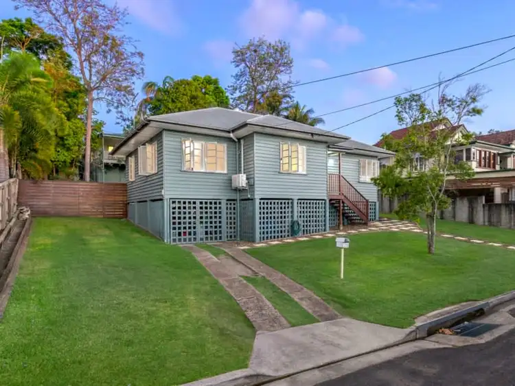 20 Brinawa Street, Camp Hill QLD 4152
