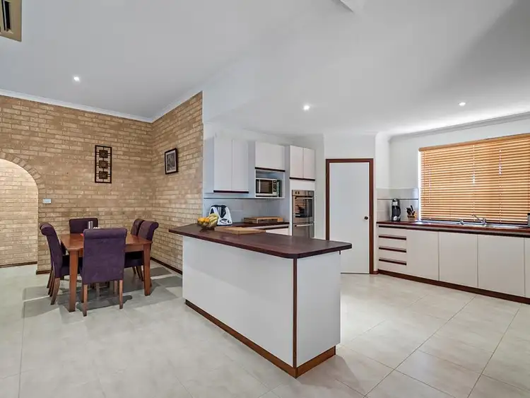 Sixth view of Homely house listing, 10 Mimosa Court, Strathalbyn WA 6530