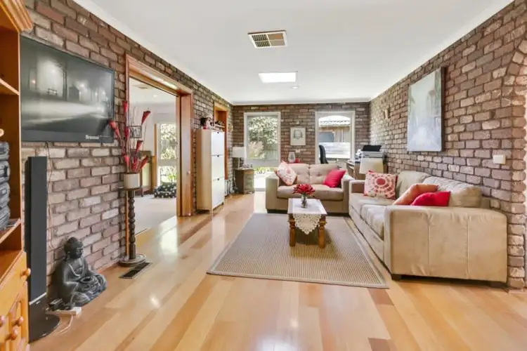 Fifth view of Homely house listing, 10 Shrewsbury Court, Frankston VIC 3199