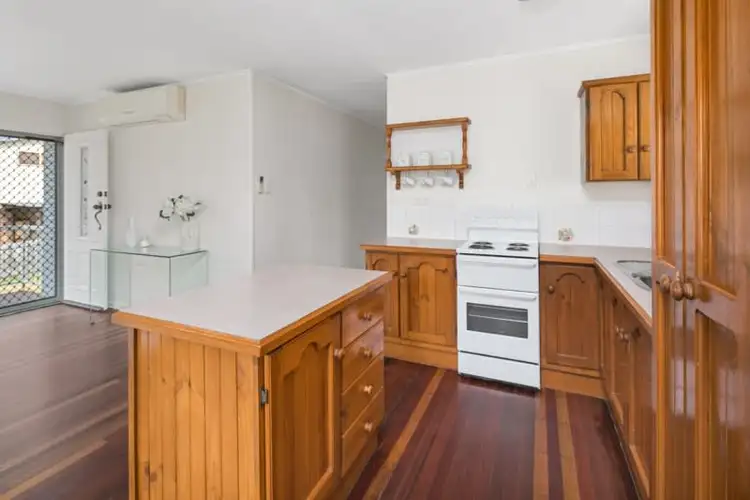 9 Donbeth Street, Wynnum West QLD 4178