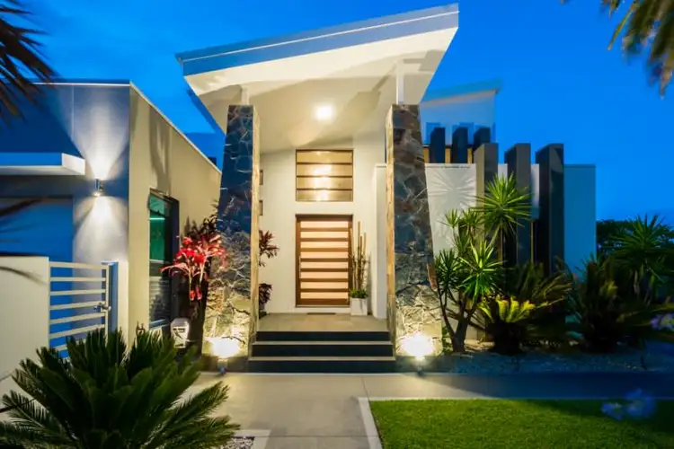 146 Sir Bruce Small Boulevard, Benowa Waters QLD 4217