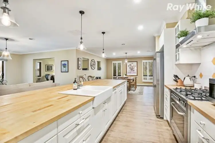 Fifth view of Homely house listing, 17 Everly Circuit, Pakenham VIC 3810