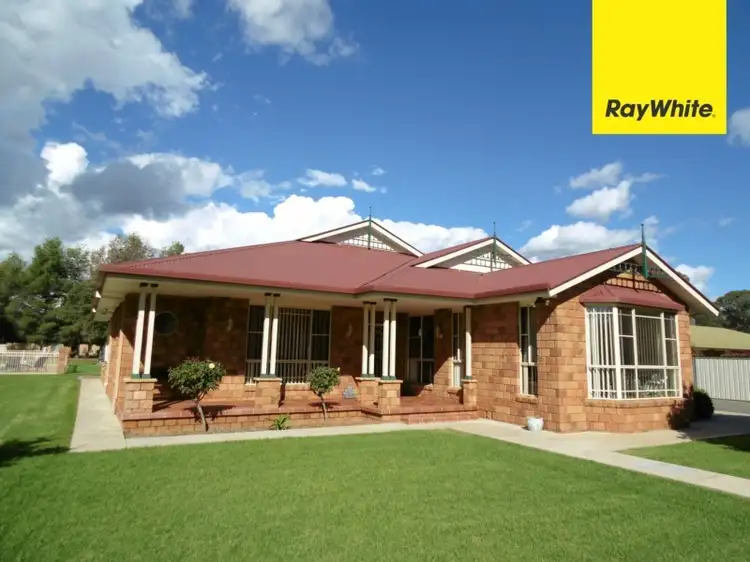 6 Coolabah Drive, Parkes NSW 2870