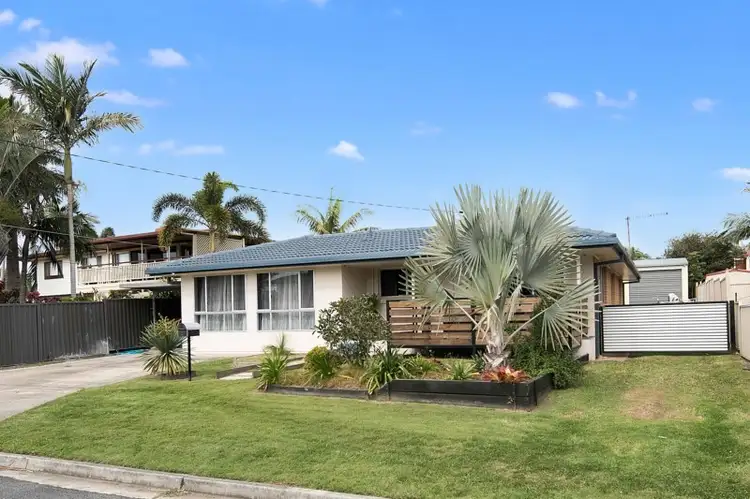 Second view of Homely house listing, 4 Moloii Crescent, Birkdale QLD 4159