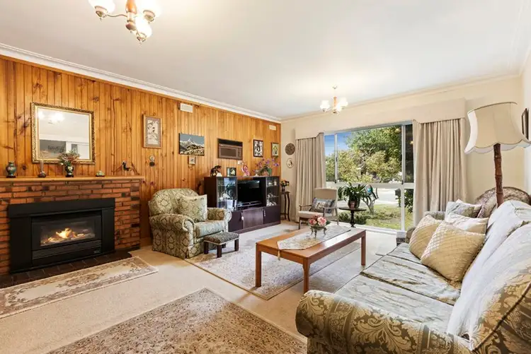 Second view of Homely house listing, 5 Ashbrook Court, Oakleigh South VIC 3167