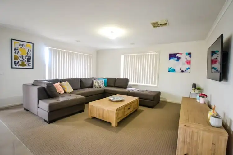 Second view of Homely house listing, 5 Glenwill Drive, Epsom VIC 3551