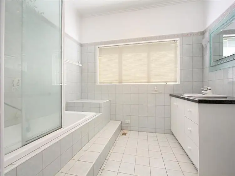 Fourth view of Homely house listing, 17 Waratah Avenue, Glen Huntly VIC 3163
