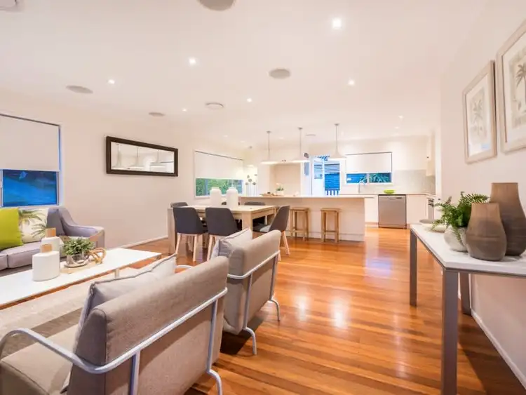 46 Dobbs Street, Holland Park West QLD 4121