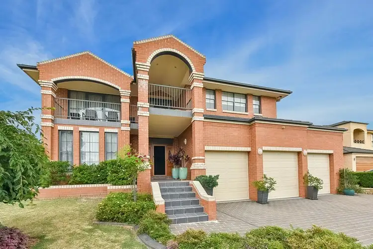 16 Barrack Circuit, Macquarie Links NSW 2565