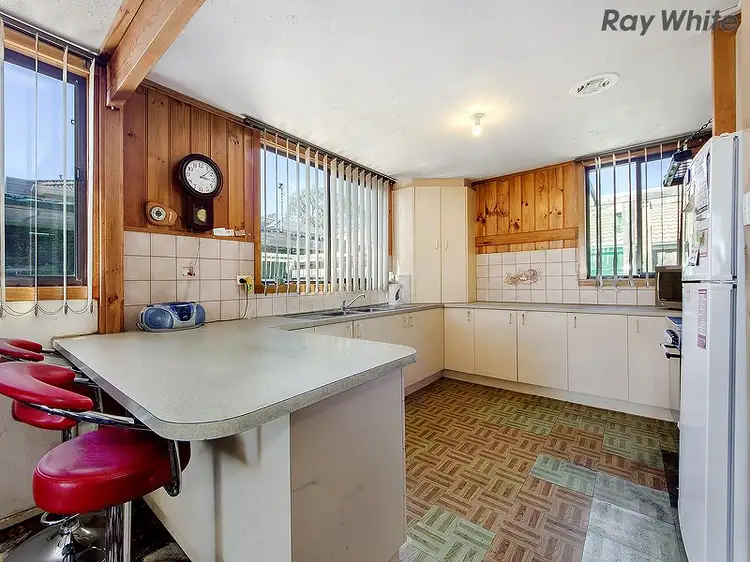 Fifth view of Homely house listing, 8 Kinnane Crescent, Sunshine VIC 3020